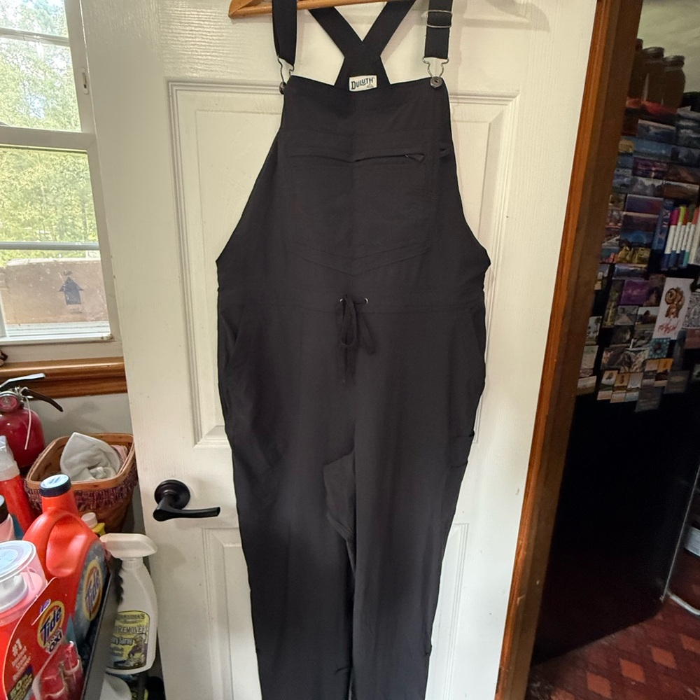 Duluth Trading Co Black Nylon overalls with Front Pocket Womens L x 31
